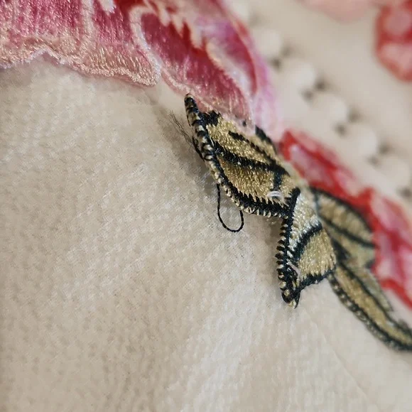 White with floral applications summer or homecoming dress. Size 1/2 - Picture 14 of 16